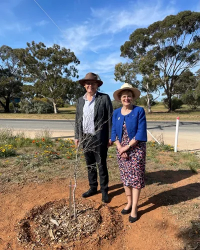 Rod Bunten and Frances Adamson AC Governor of South Australia at Cashmore Avenue
