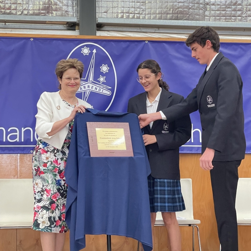 Her Excellency unveiling a plaque at the 60th anniversary of Coomandook Area School