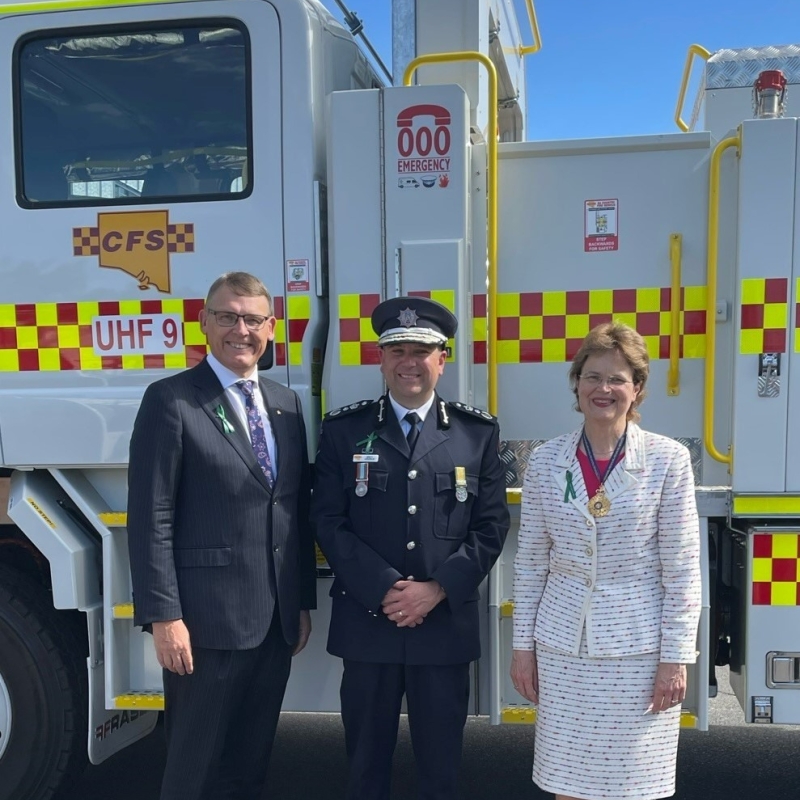 Mr Bunten Her Excellency and SA CFS Chief Officer Mr Brett Loughlin AFSM